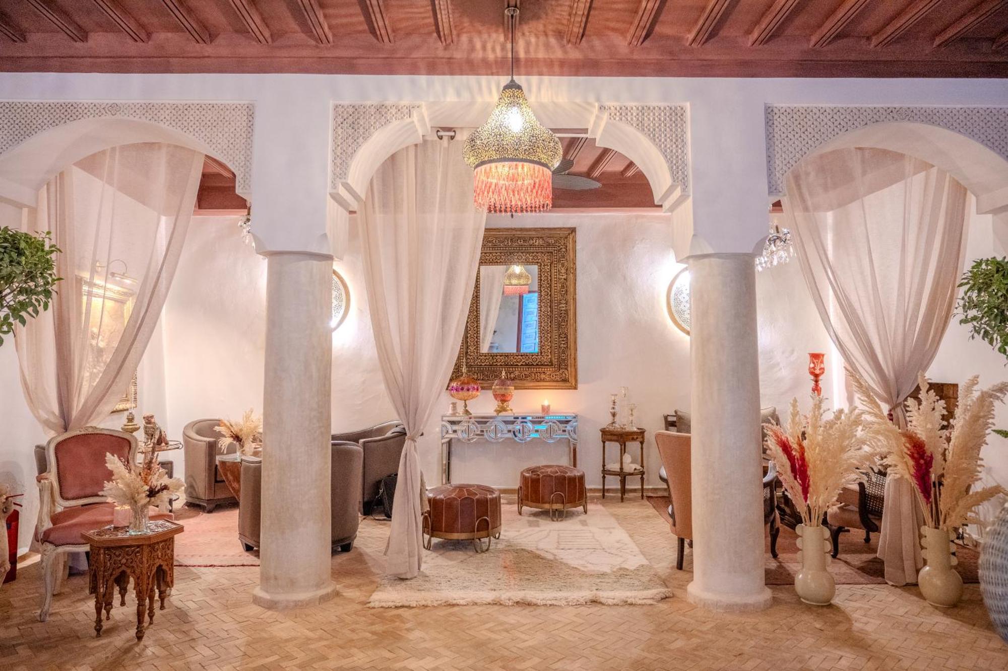 Le Singe Rose Bed & Breakfast Marrakesh Exterior photo