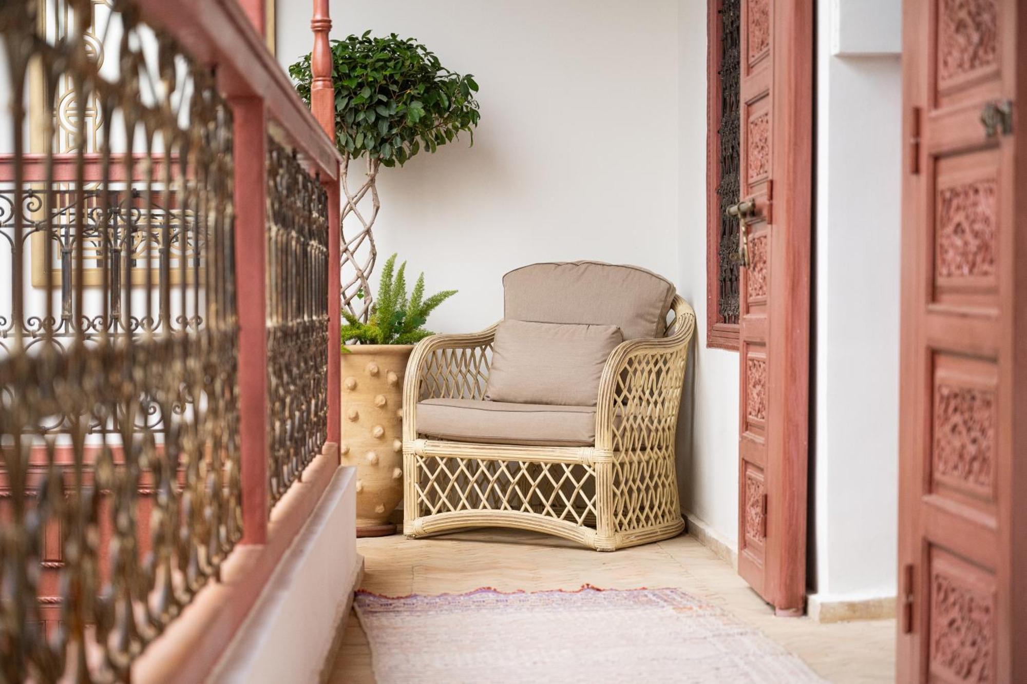 Le Singe Rose Bed & Breakfast Marrakesh Exterior photo