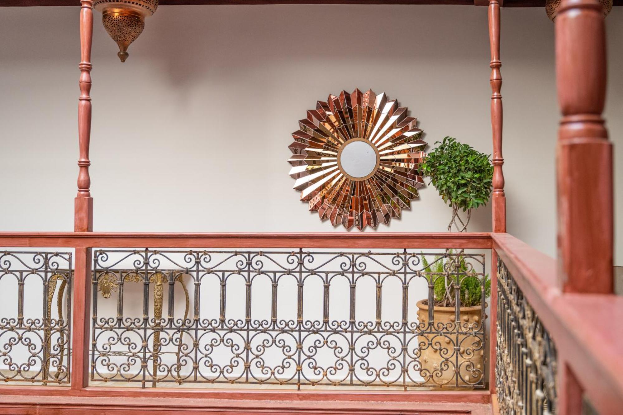 Le Singe Rose Bed & Breakfast Marrakesh Exterior photo